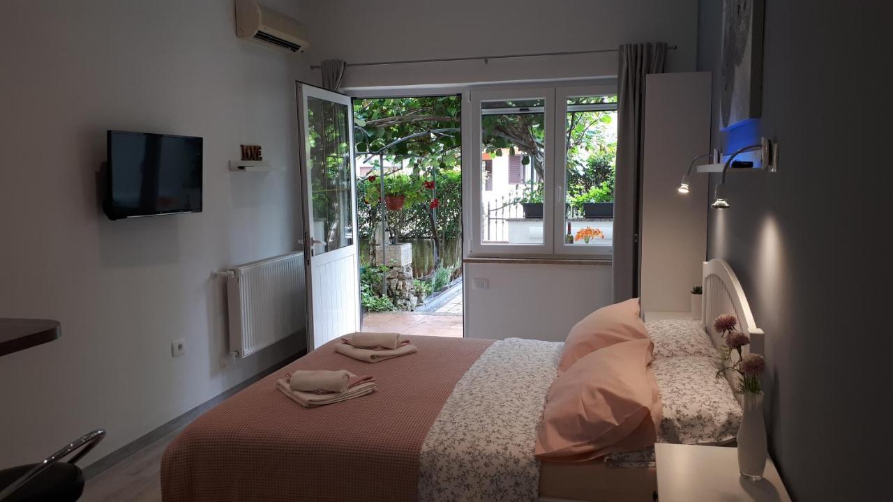 Guesthouse Mila โรวีน ภายนอก รูปภาพ
