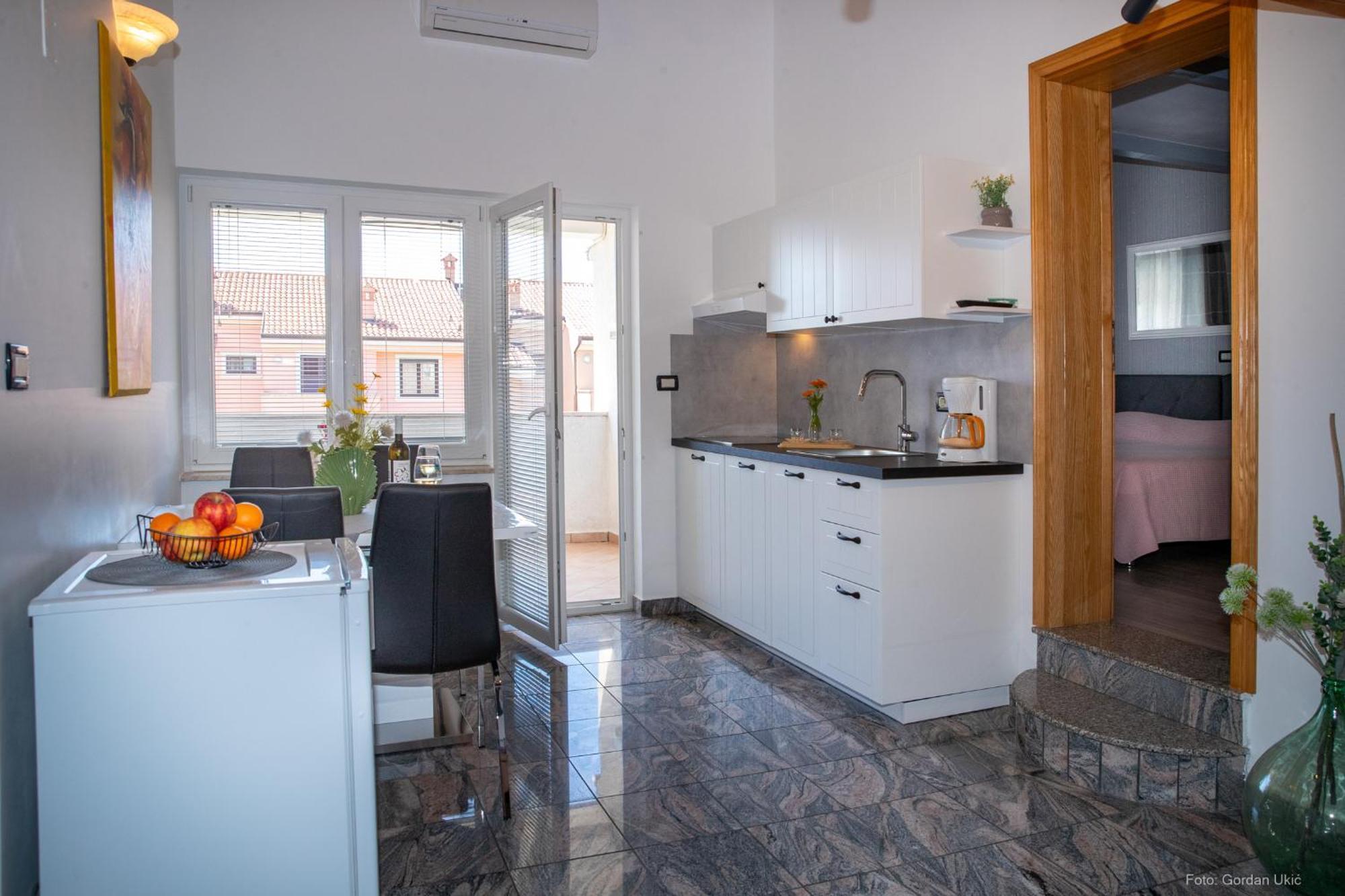 Guesthouse Mila โรวีน ห้อง รูปภาพ