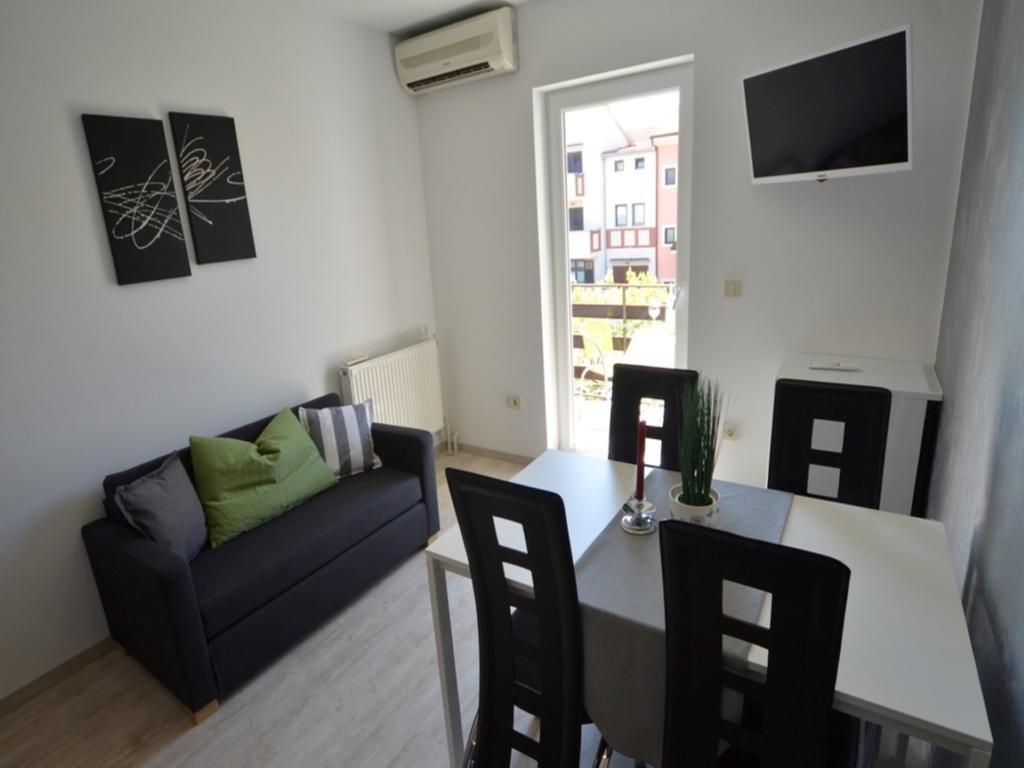 Guesthouse Mila โรวีน ภายนอก รูปภาพ