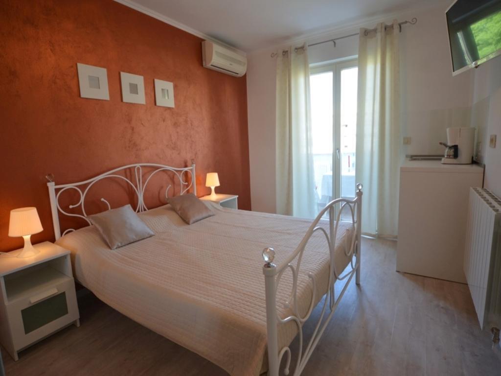 Guesthouse Mila โรวีน ภายนอก รูปภาพ