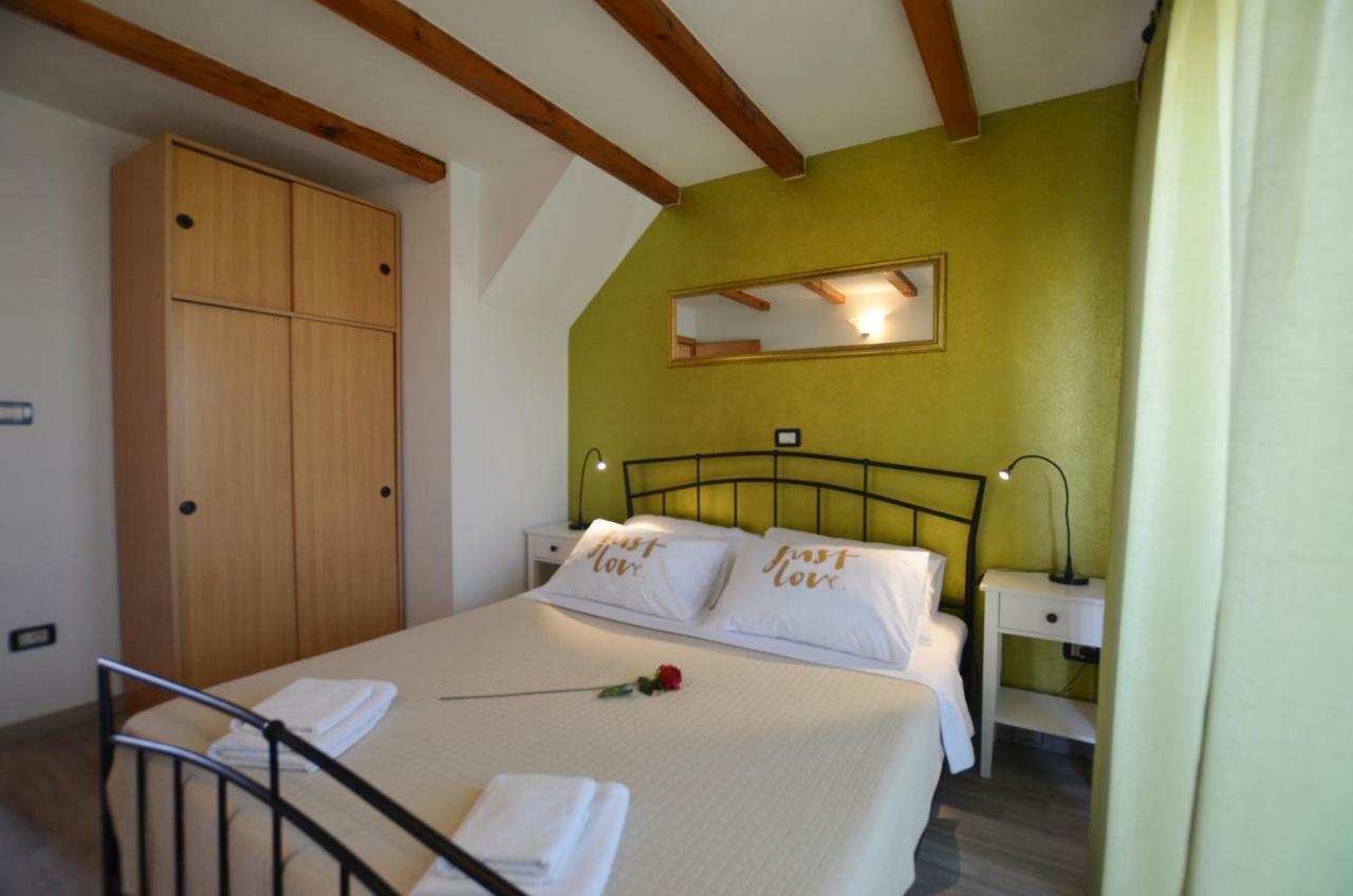 Guesthouse Mila โรวีน ภายนอก รูปภาพ