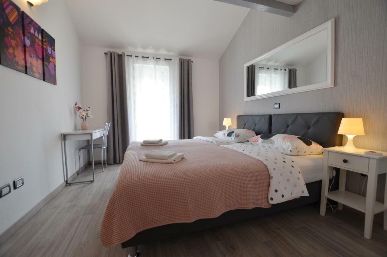 Guesthouse Mila โรวีน ภายนอก รูปภาพ