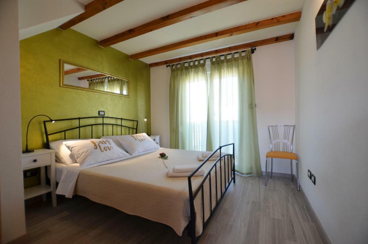 Guesthouse Mila โรวีน ภายนอก รูปภาพ